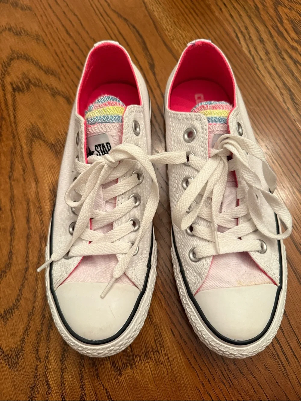 Classic Low-Top Canvas Sneakers in White and Pink